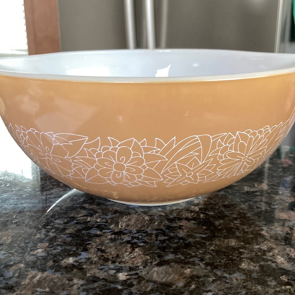 Vintage Pyrex Woodlands pattern nesting bowl